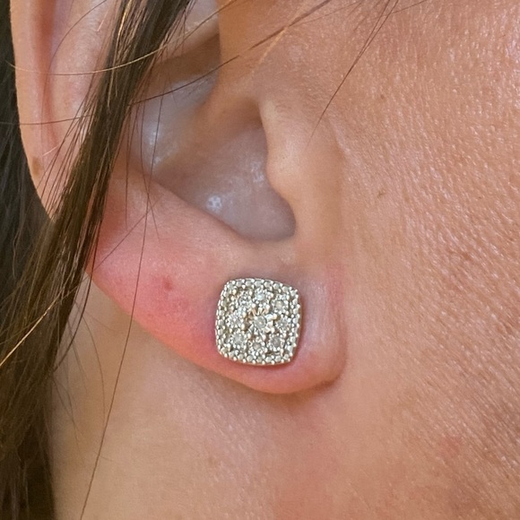 Sterling Silver 925 0.35" Square Diamond Floral Textured Cluster Stud Earrings - Picture 16 of 16